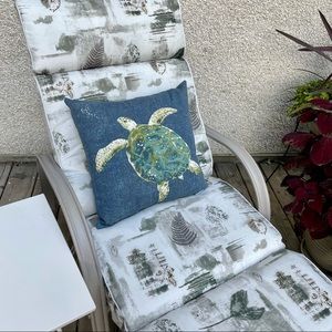 Indoor/Outdoor Turtle Ocean Cushion